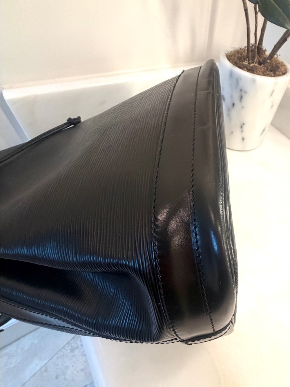 Louis Vuitton Epi Noe Black Bucket Bag, Shoulder Bag - Picture 8 of 15